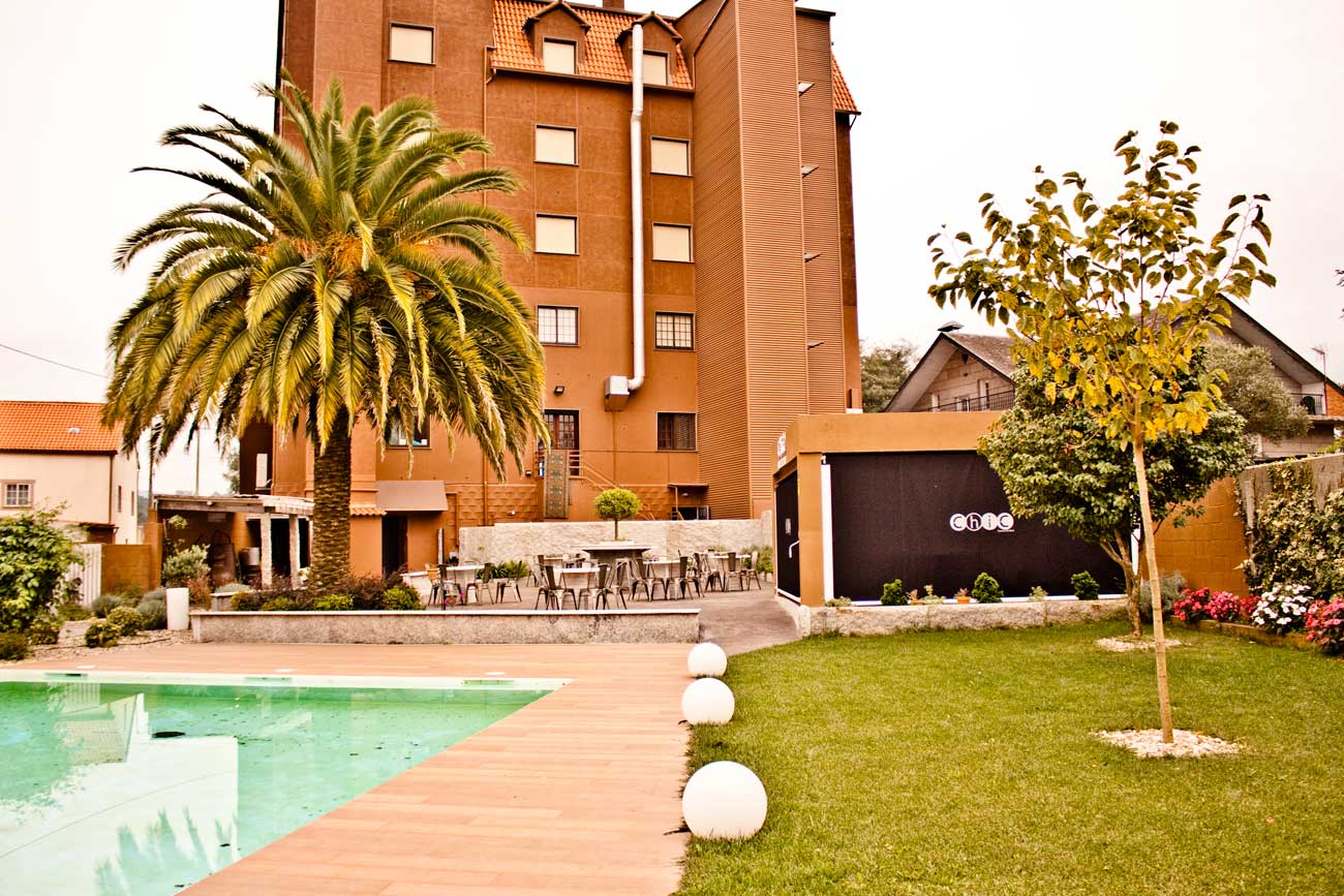 Disponemos de piscina al aire libre